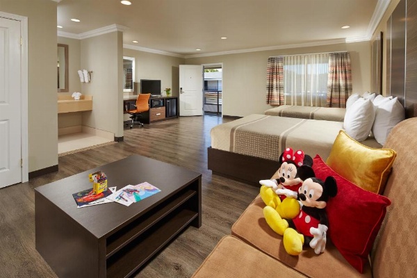 Eden Roc Inn & Suites near the Maingate image 10