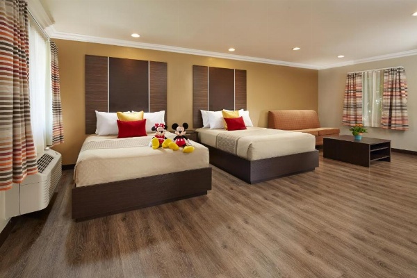 Eden Roc Inn & Suites near the Maingate image 9